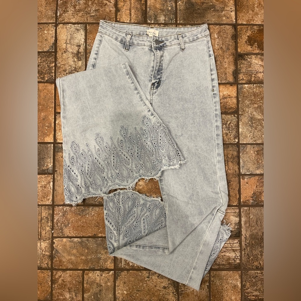 143 Story flare jeans